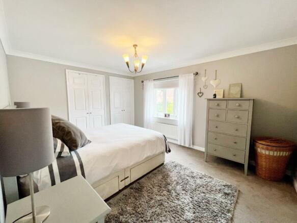 Bedroom 1 pic 1.jpg