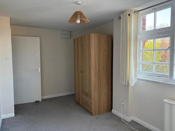 4 Wardens Lodge - Bedroom (1).jpg