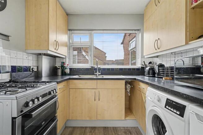 Kitchen 1_2.jpeg
