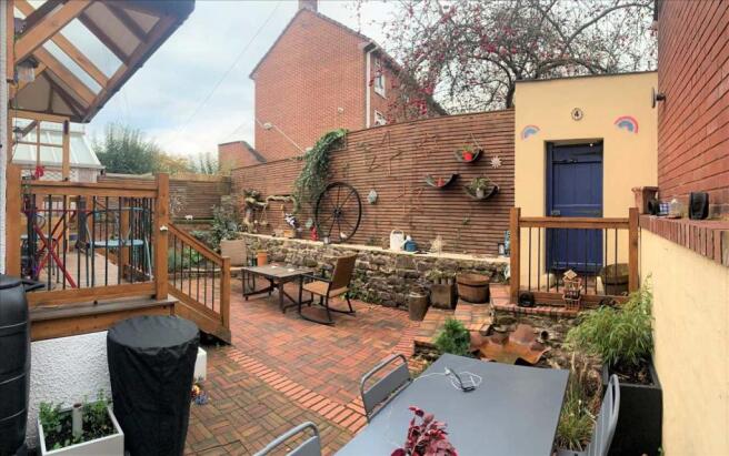Enclosed garden with