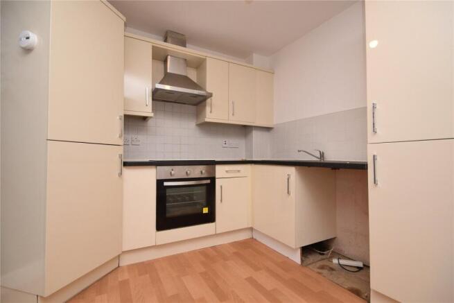 2 bed Apartment to rent Image 4