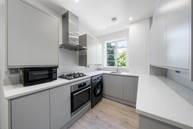 Flat 27, Hamilton Court W9 1QR-No Watermark-5.jpg