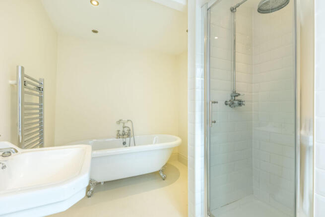 2 bed Terraced to rent Image 9