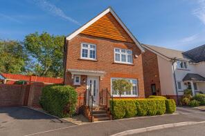 33, Coed Y Felin, New Inn, Pontypool NP4 0BX