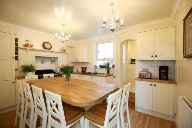 4 bed Terraced for sale Image 6