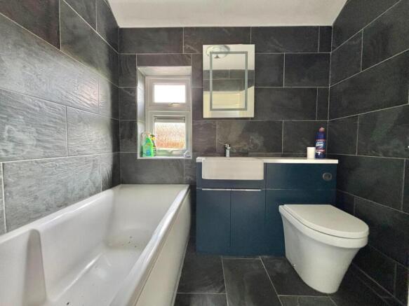 2 bed Semi-Detached to rent Image 7