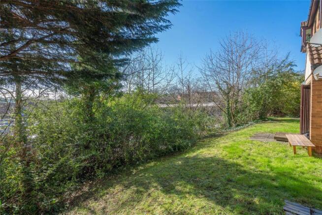 Deanery Close, London, N2 photo 4