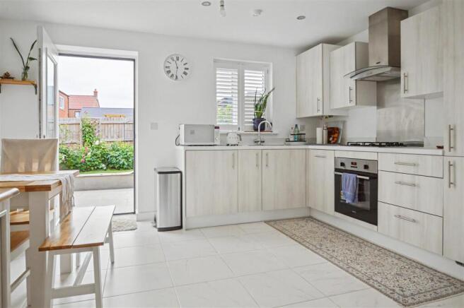 Kitchen (2).jpeg