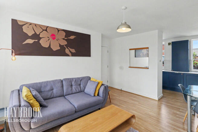 2 bed Apartment for sale Image 6