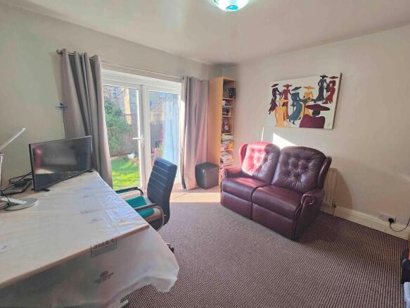 6 bed Detached for sale Image 11
