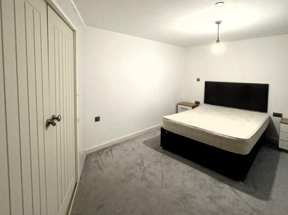 2 bed Apartment for sale Image 6
