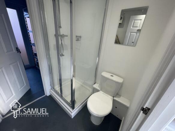 Shower room 2.JPG