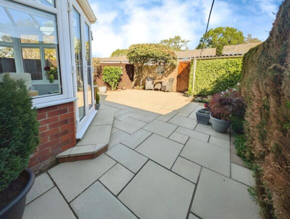 5fec42da-patio.jpg