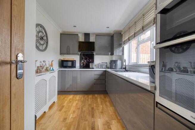 Kitchen - EweMove Swindon South