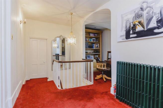 8309394-interior09v2.jpg