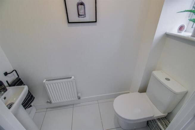 3 bed Town House for sale Image 7