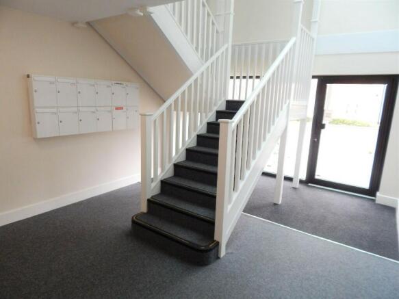COMMUNAL ENTRANCE