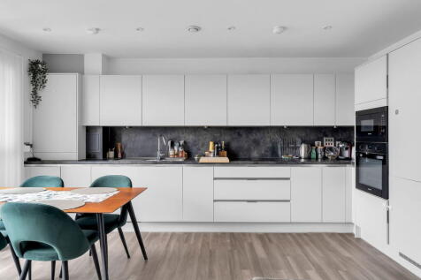 Selbourne Avenue, Hounslow, TW3 1DU