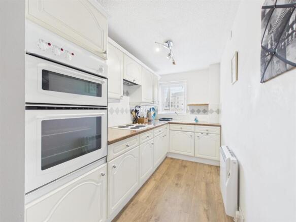 1 bed Flat for sale Image 5