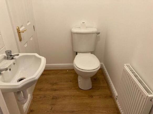 Downsatirs WC/Cloaks