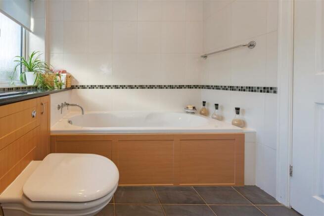 Bathroom 1.1 STPP7158-Enhanced-NR.jpg