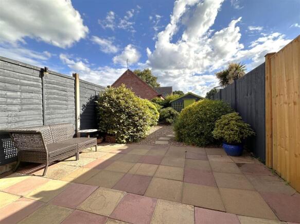 Delightful Rear Garden 093