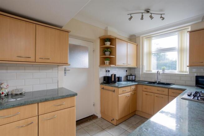 3 bed House for sale Image 10