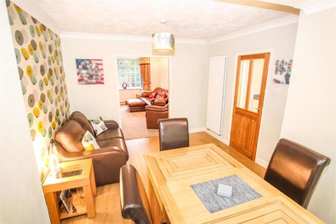 EXTENDED DINING ROOM