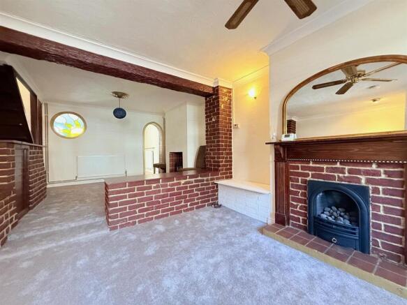 Lounge/Dining Room