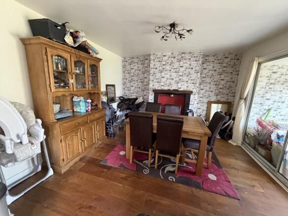 3 bed Semi-Detached for sale Image 4