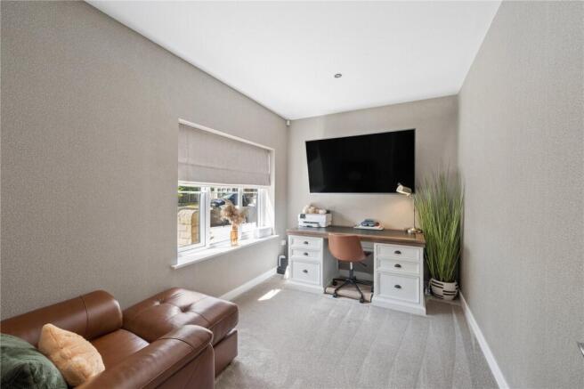 6 bed Detached for sale Image 7