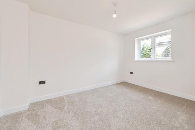 4 bed Detached for sale Image 12