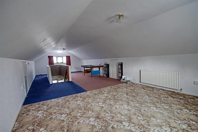 LOFT ROOM /BEDROOM 3