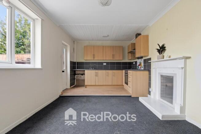 3 bed Semi-Detached for sale Image 4