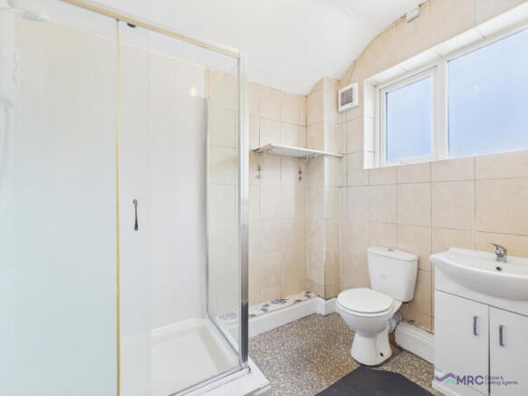 2 bed Flat to rent Image 4