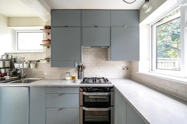 Kitchen 2.jpg