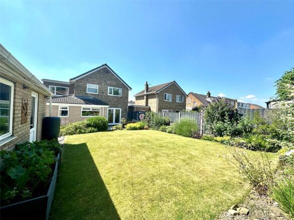 4 bed Detached for sale Image 4