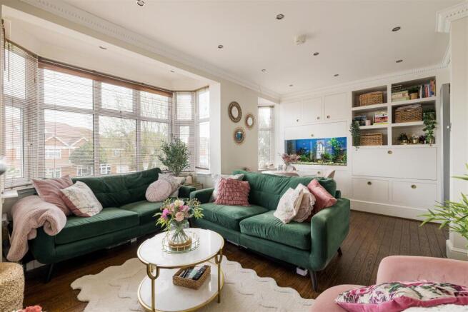 Lambourne Gardens, E4