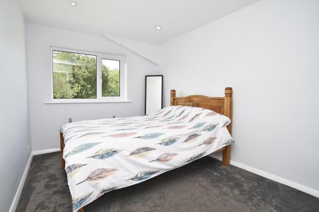 5 bed Detached for sale Image 11