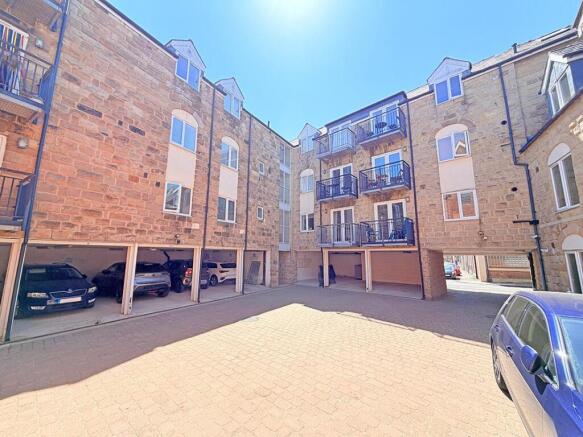 2 bed Flat for sale Image 6