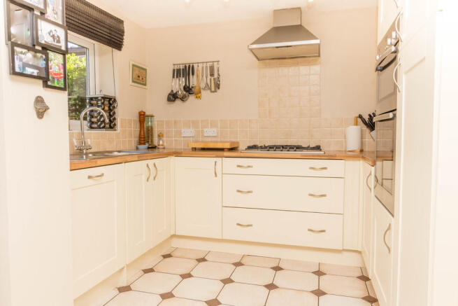 Kitchen/Breakfast...