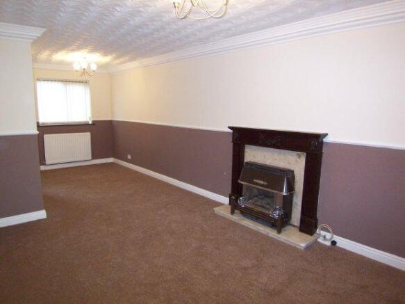 LOUNGE/DINING ROOM