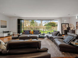 2a, Currie Hill Close, Wimbledon SW19 7DX