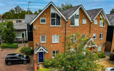 Fourdrinier Way, Hemel Hempstead, HP3