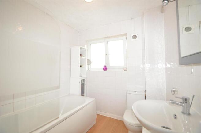 BATH/SHOWER ROOM