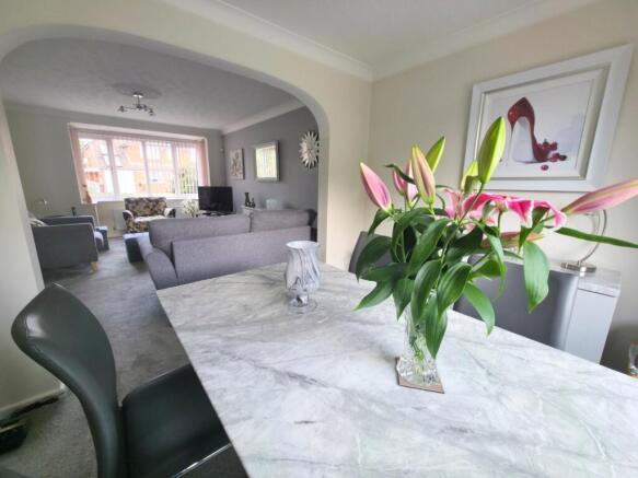 Lounge/Dining Room