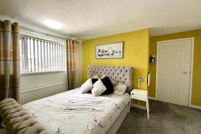4 bed Semi-Detached for sale Image 10