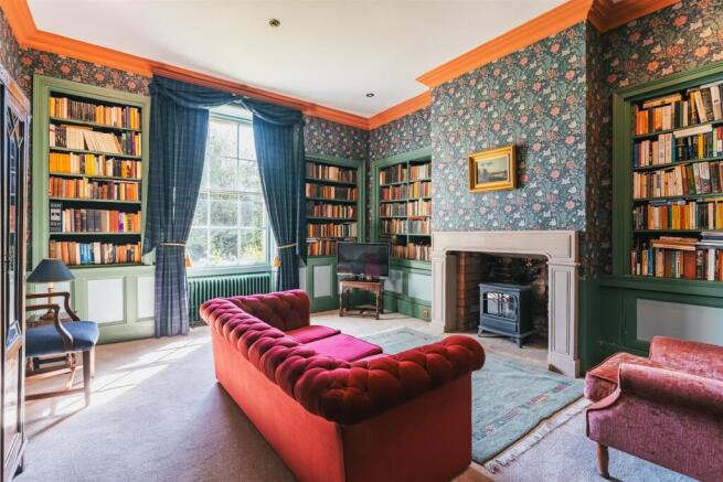 9 bed Detached for sale Image 10