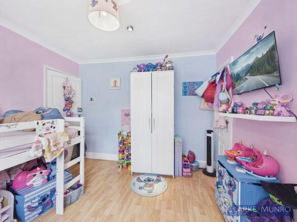 3 bed Terraced for sale Image 10