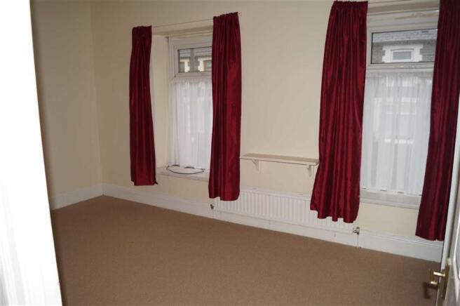 BEDROOM 1 (FRONT)